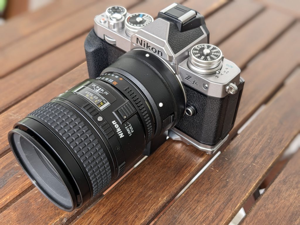 Nikon Zfc mit FTZ Adapter und Nikon AF Micro-Nikkor 60mm f/2.8 D